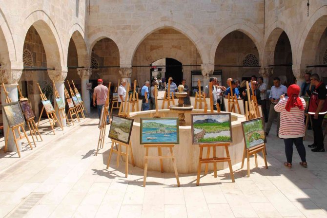 Eğirdir’de “Teke Yöresi Esintisi” Yağlı Boya Resim Sergisi Açıldı