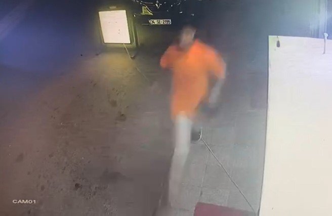 Ümraniye’de Dakikalarca Kovaladı, 17 Yaşındaki Genci Silahla Vurdu