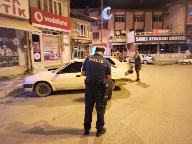 Sahibinin Atm’ye Giderken Kaldırıma Bıraktığı Bavul Paniğe Neden Oldu