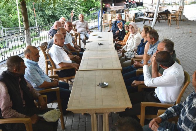 Ak Parti’den Köylere Çıkarma