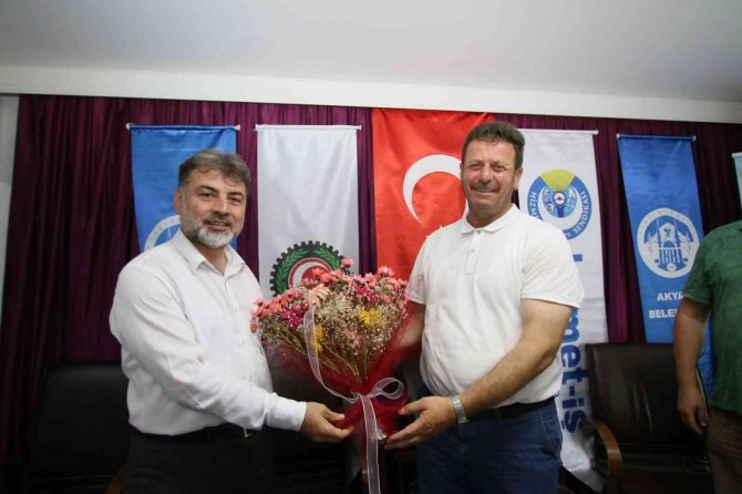 Akyazı Belediyesi’nde Sözleşme Sevinci