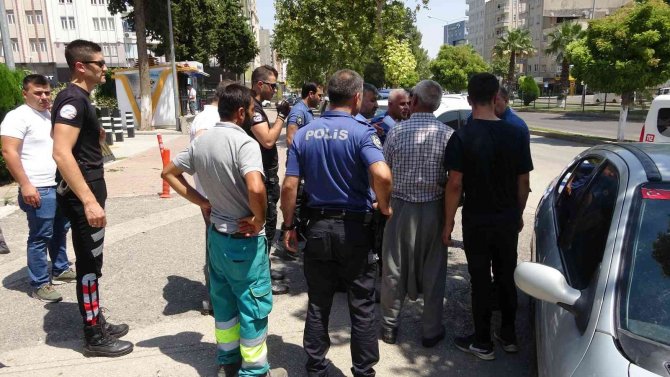 Adliye Önünde Kavga: 1 Yaralı, 4 Gözaltı