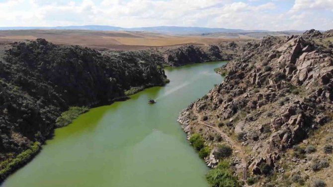 Yüzyıllardır Tarihe Işık Tutuyor, Selçuklu Yadigarına Ziyaretçi Akını