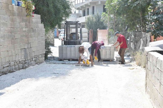 Antakya Belediyesi Yol Çalışmaları Sürüyor