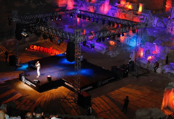 Komedyen Asporaat, Dünya Turnesine Side Antik Tiyatrosu’nda Başladı