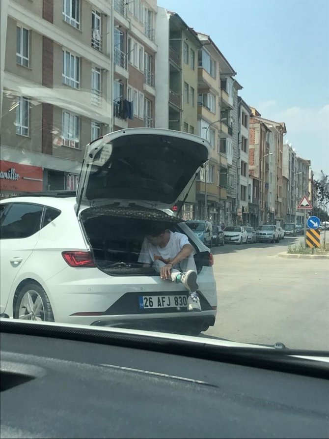 Bagajında Yolcu Taşıyan Otomobile Bin 665 Tl Ceza Yazıldı