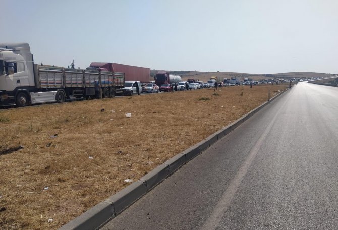 Kuzu Eti İndirimini Protesto Eden Besiciler Yol Kapattı
