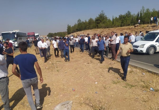 Kuzu Eti İndirimini Protesto Eden Besiciler Yol Kapattı