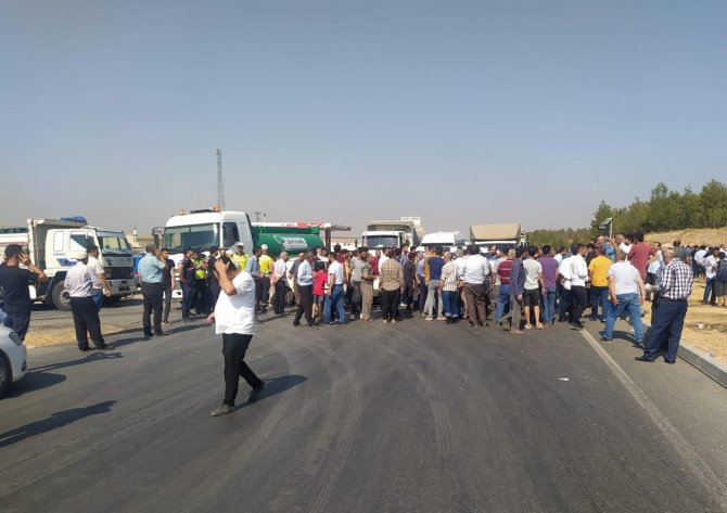 Kuzu Eti İndirimini Protesto Eden Besiciler Yol Kapattı