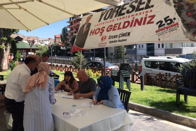 Gümüşhane’de Pestil, Pekmez Ve Yöresel Yemek Yarışması Düzenlendi