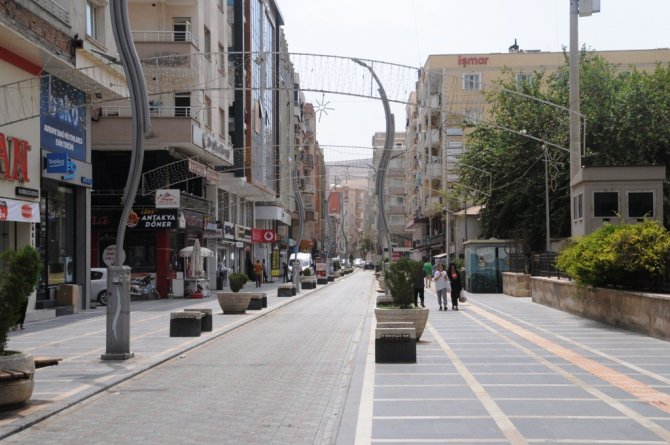 Cizre’de Yanıyor, Termometreler 50 Dereceye Ulaştı