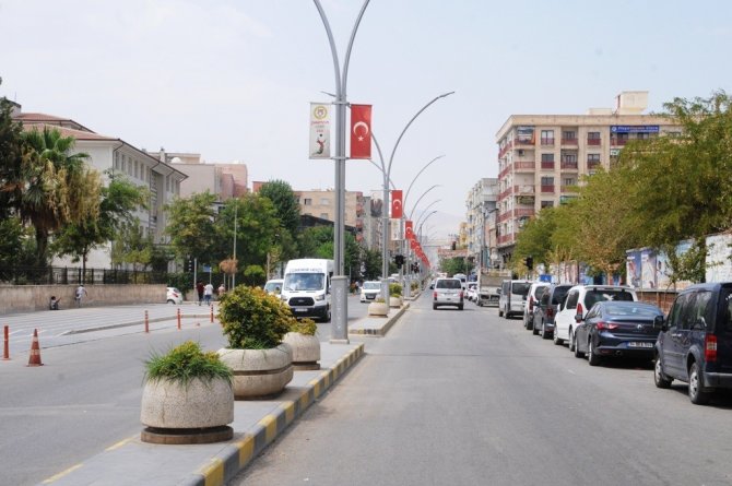 Cizre’de Yanıyor, Termometreler 50 Dereceye Ulaştı