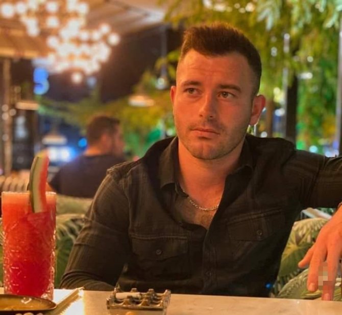 Manisalı Şehit Reşat Ergin, Gözyaşlarıyla Son Yolculuğuna Uğurladı
