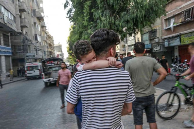 İ̇srail’in Gazze Şeridi Saldırılarında Can Kaybı 11’e Yükseldi