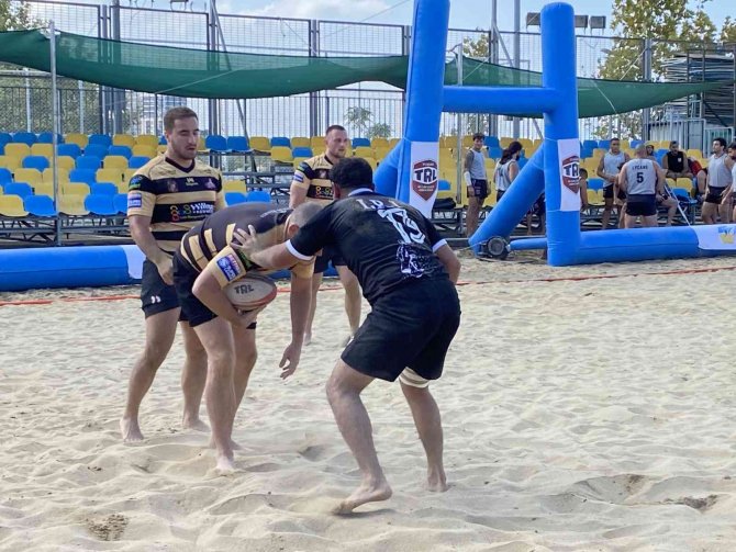 6. Uluslararası İ̇stanbul Plaj Ragbi Lig Turnuvası Kadıköy’de Başladı