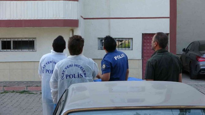 6’ıncı Kattan Düşen Adam Hayatını Kaybetti