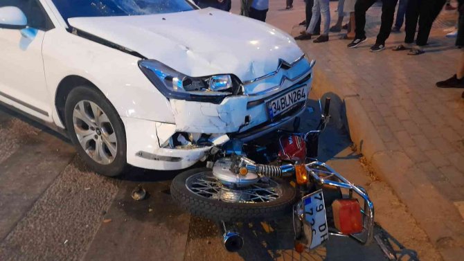 Otomobil İle Motosiklet Çarpıştı: 1 Yaralı