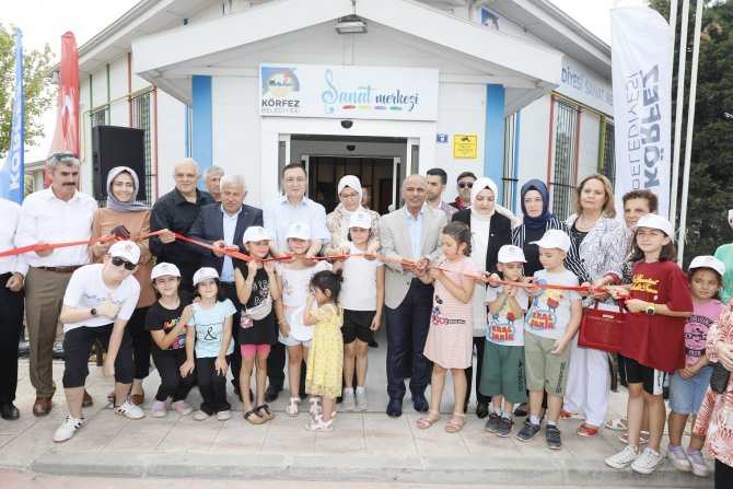 Körfez Sanat Merkezi Açıldı