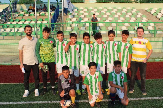 Salihli’de Kardeşlik Futbol Turnuvası Heyecanı