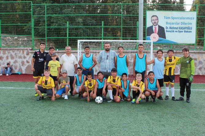 Salihli’de Kardeşlik Futbol Turnuvası Heyecanı