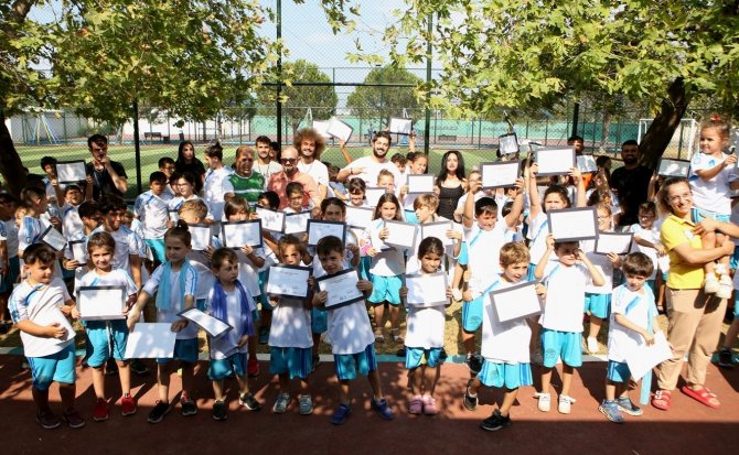 Nilüfer’de Yüzlerce Çocuk Sertifika Heyecanı Yaşadı