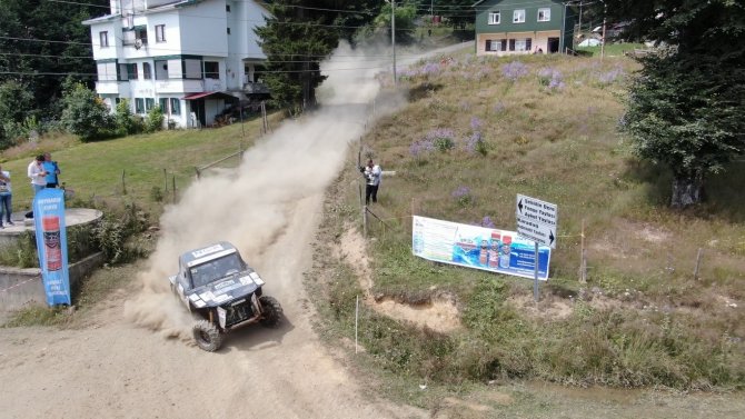 Karadeniz Yaylalarının Zorlu Ve Sisli Coğrafyasında Off-road Yarışları Nefes Kesti