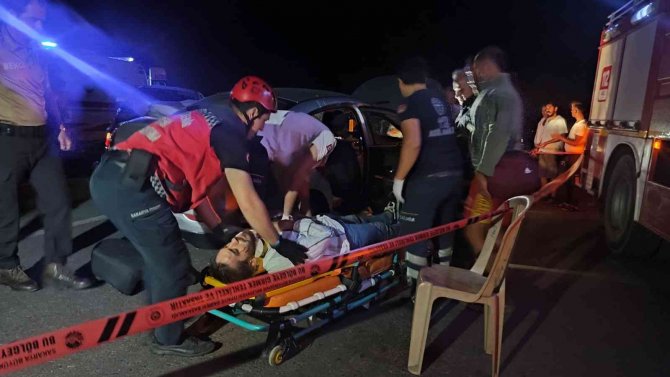 Sakarya’da İki Otomobil Çarpıştı: 5 Yaralı