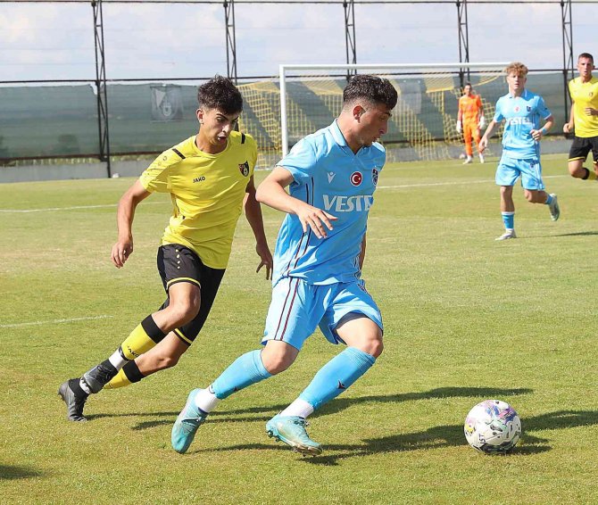 Rezerv Lig Başladı: İ̇stanbulspor: 3 - Trabzonspor: 2
