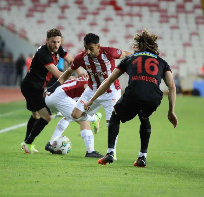 Spor Toto Süper Lig: D.g. Sivasspor: 0 - Gaziantep Fk: 1 (İ̇lk Yarı)