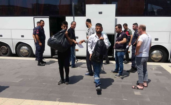 Adıyaman’da 37 Düzensiz Göçmen Yakalandı