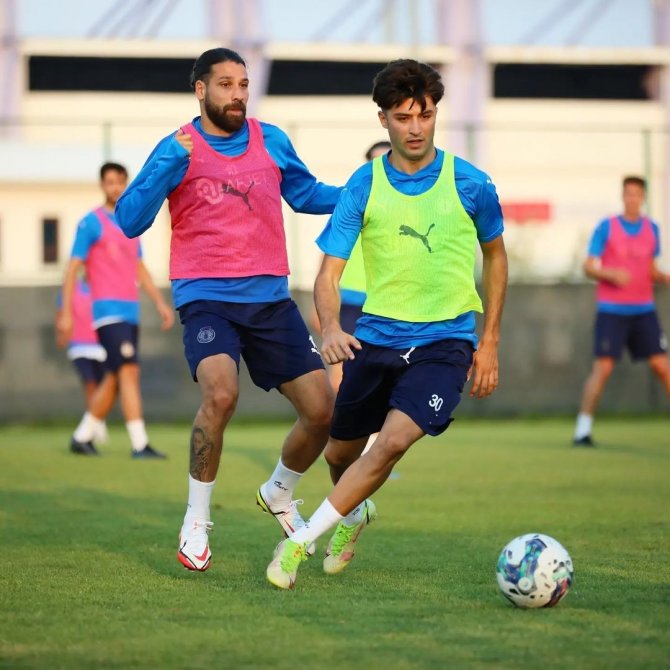 Afyonspor Kamp Öncesi Son Antrenmanını Yaptı