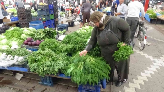 Pazarda 5 Tl, Markette 10.45 Tl