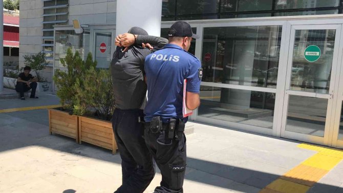 Hırsızlık İçin Girdikleri İş Yerinde Suçüstü Yakalanan 2 Şüpheli Gözaltına Alındı