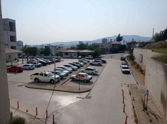 Kozan’da Hastane Çevresindeki Park Sorunu Çözüldü