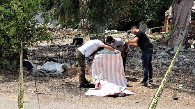 "Kriz Geçiriyordu" Dediği Şahsın Sokak Ortasında Cesedini Buldu
