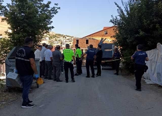 Bisikletiyle Kamyonun Altına Giren Çocuk Öldü