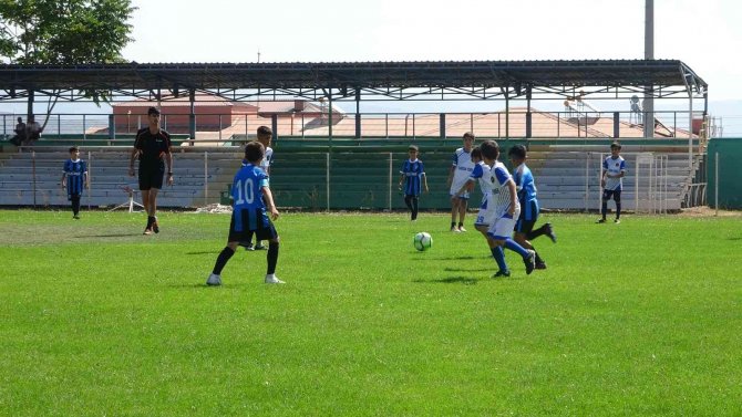 Çocuklar Futbol Şenliğinde Buluştu