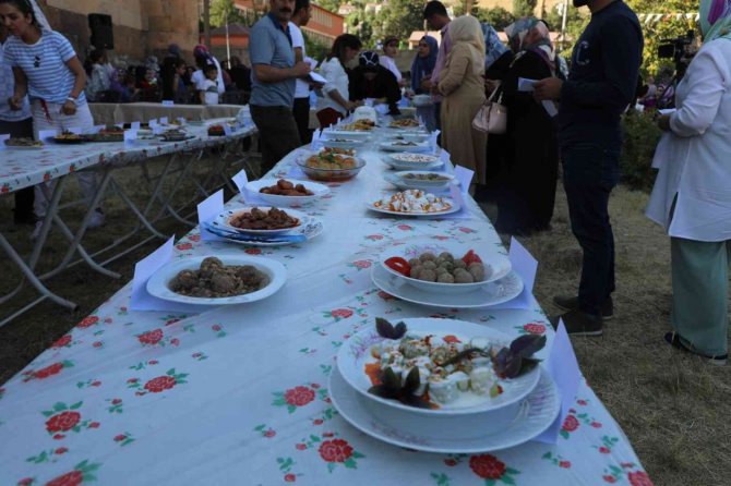 Bitlis’te 74 Yöresel Yemek Yarıştı