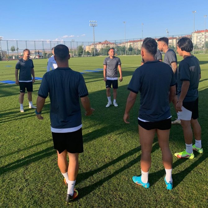 Es Elazığspor Teknik Direktörü Çelik: "Her Geçen Gün Daha İyiye Gidiyoruz"