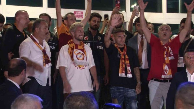 Dries Mertens Ve Lucas Torreira İ̇stanbul’a Geldi