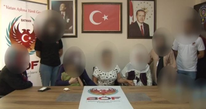 İ̇kna Yoluyla Teslim Olan Terörist Batman’da Ailesiyle Buluşturuldu