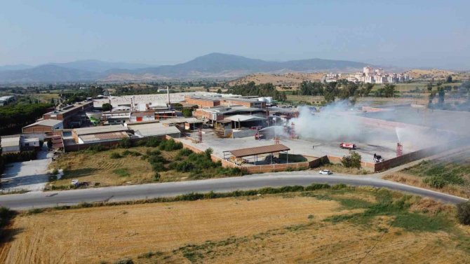 Kağıt Fabrikasında Korkutan Yangın
