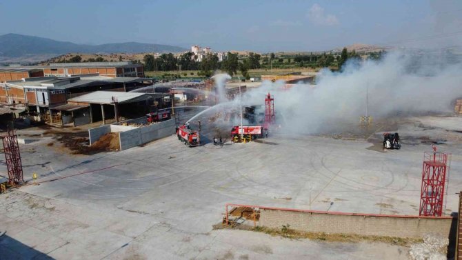Kağıt Fabrikasında Korkutan Yangın