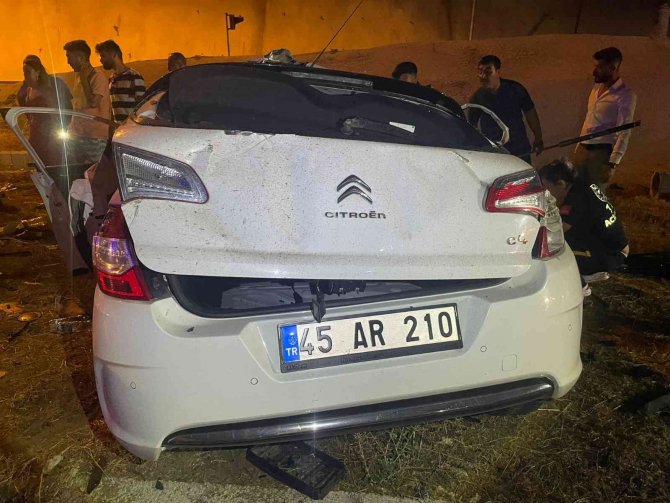 İ̇zmir’de Trafik Kazası: 1 Ölü, 4 Yaralı
