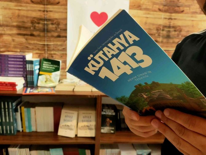 Kitapçıda ’Kütahyalı Yazarlar’ Rafı