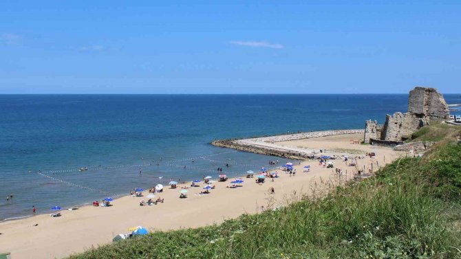 Karadeniz’e 175 Kilometre Kıyısı Olan Sinop Plajları İle Dikkat Çekiyor