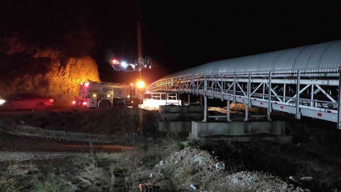 Soma’da Orman Yangınına Havadan Ve Karadan Müdahale Sürüyor