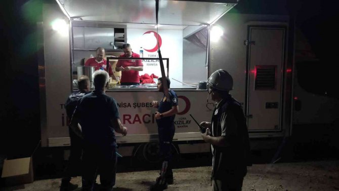 Soma’da Orman Yangınına Havadan Ve Karadan Müdahale Sürüyor