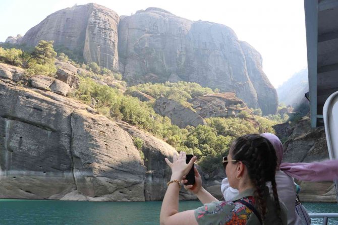 Tekne Turları İle Ali Kayası’nın Eşsiz Manzarasını İzliyorlar