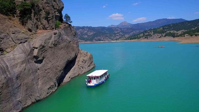 Tekne Turları İle Ali Kayası’nın Eşsiz Manzarasını İzliyorlar